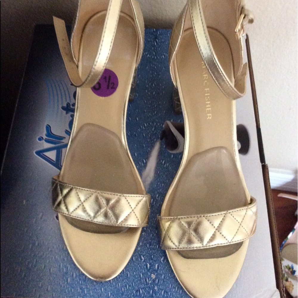 BNWT gold shoes